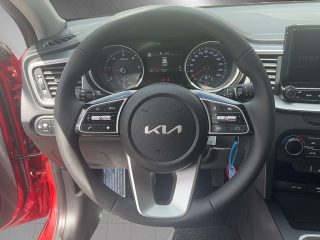 KIA ceed 1,6 CRDi 48V Silber