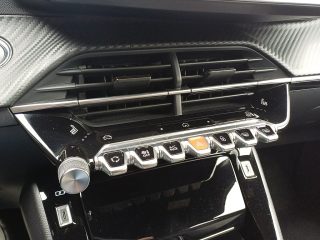 Peugeot 2008 PureTech 100 S&S Allure 6-Gang-Manuell