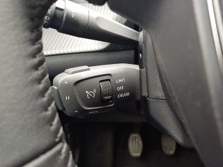 Peugeot 2008 PureTech 100 S&S Allure 6-Gang-Manuell