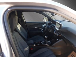 Peugeot 2008 PureTech 100 S&S Allure 6-Gang-Manuell