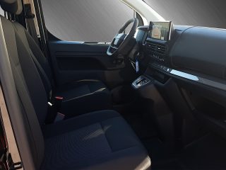 Opel Vivaro Kombi. XL. Diesel 180PS AT8
